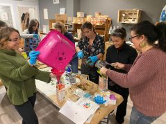 Taller de sabó amb colorants vegetals